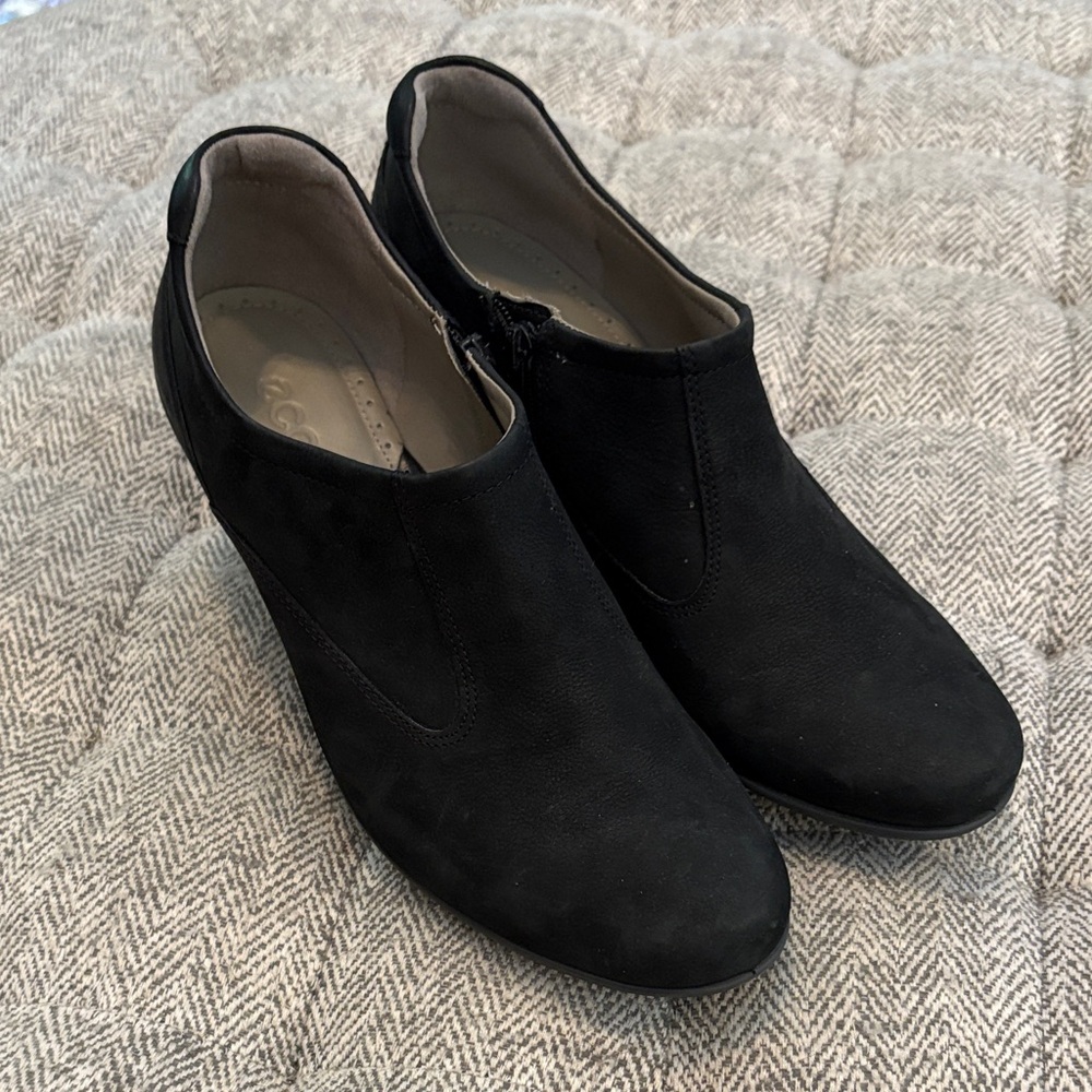 Ecco black booties size EU 40